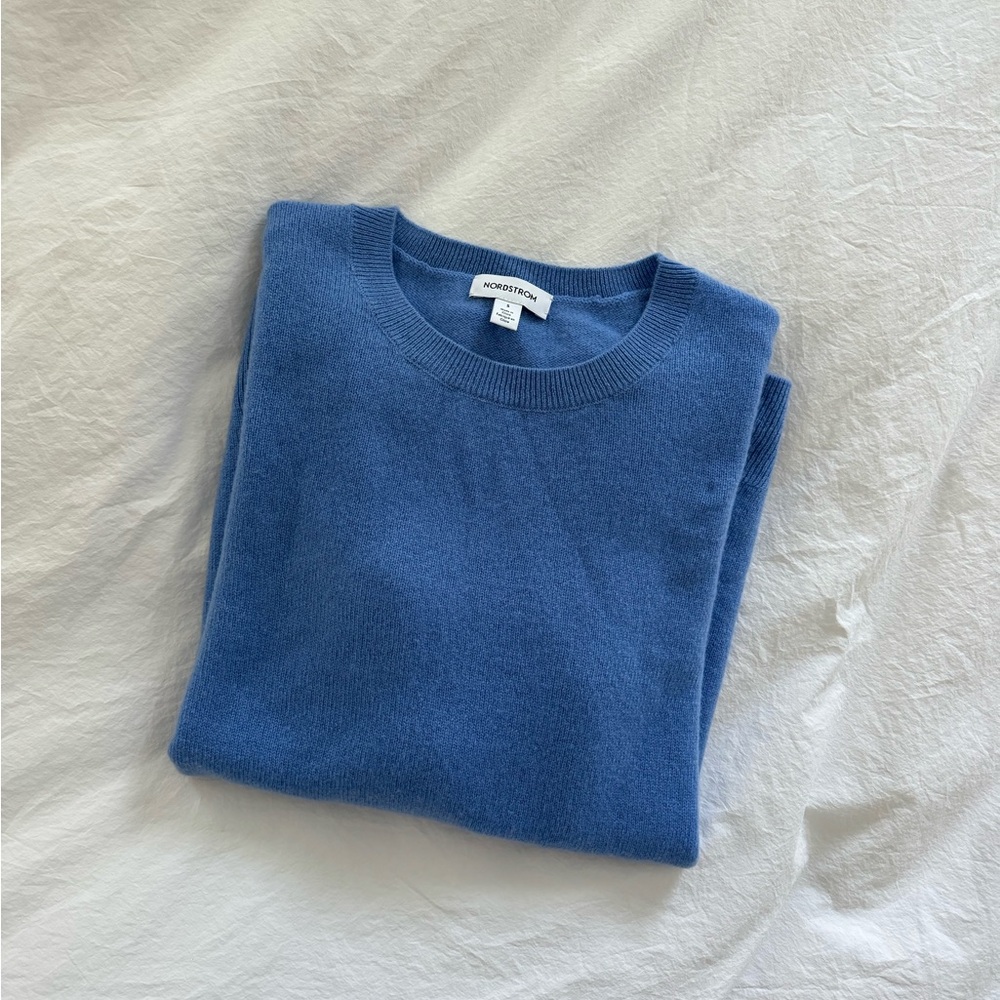 NWT classic Nordstrom cashmere crew neck sweater bright blue size small